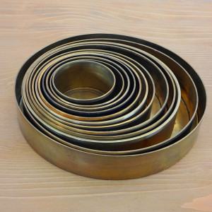 Carroz brass horn and box -...
