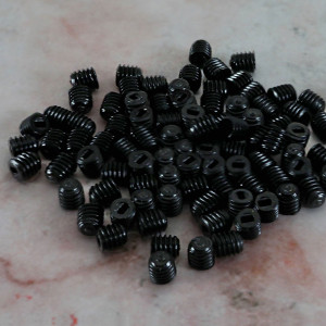 Vis en plastique noir M4...